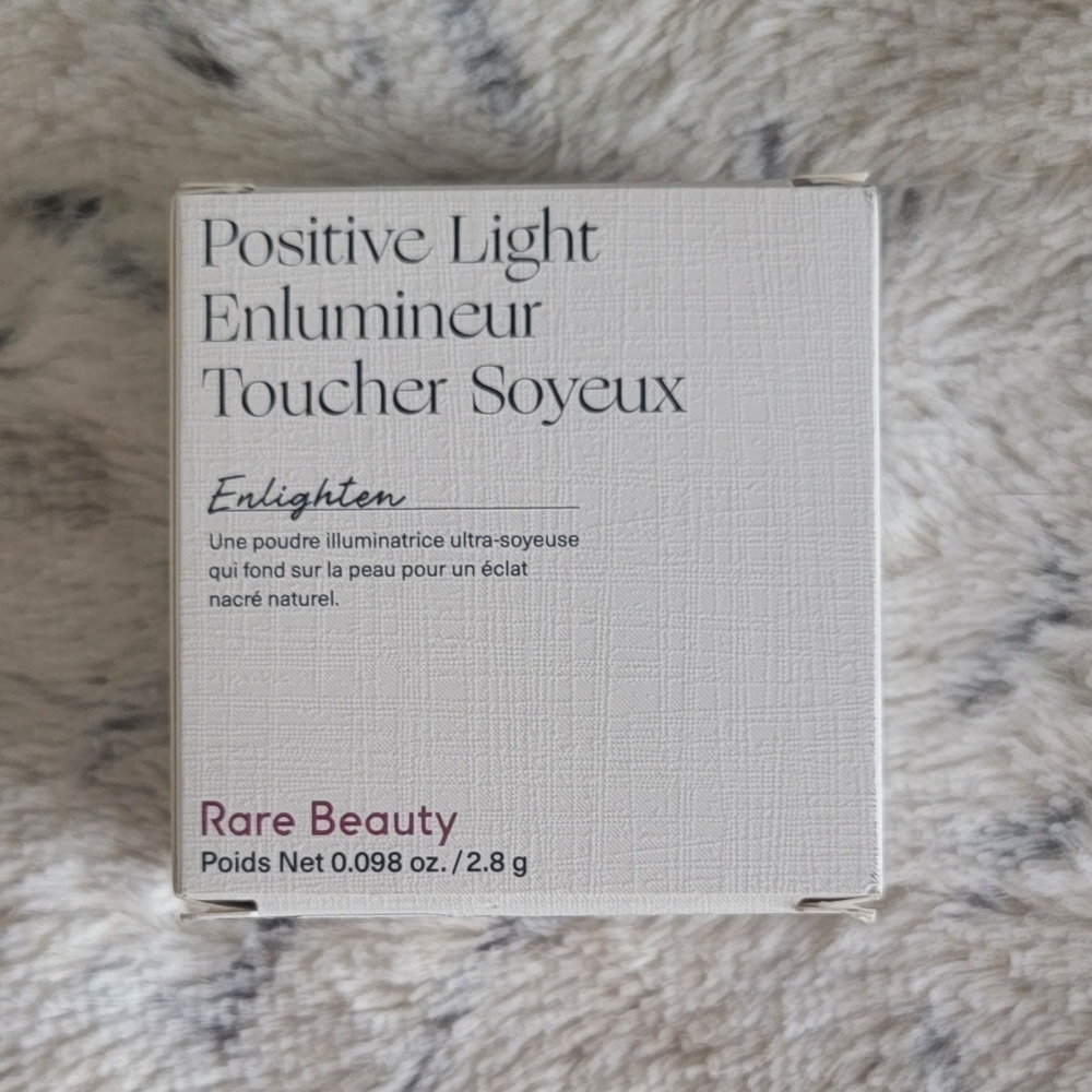 Enlighten - Rare Beauty Highlighter Selena Gomez - Picture 10 of 14